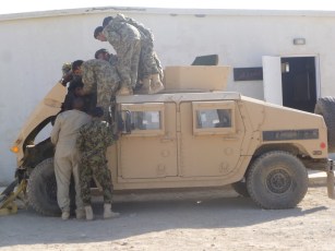 Humvee_engineering_trainee